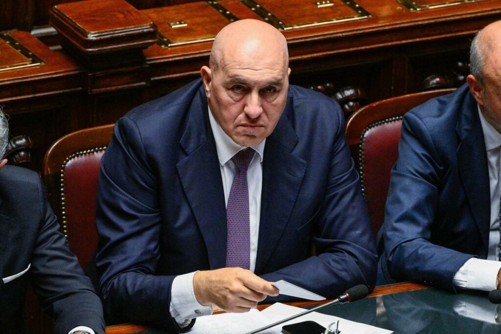 Crosetto a Caivano, incontra commissario