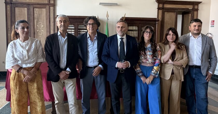 Afragola, il sindaco presenta la nuova Giunta Comunale