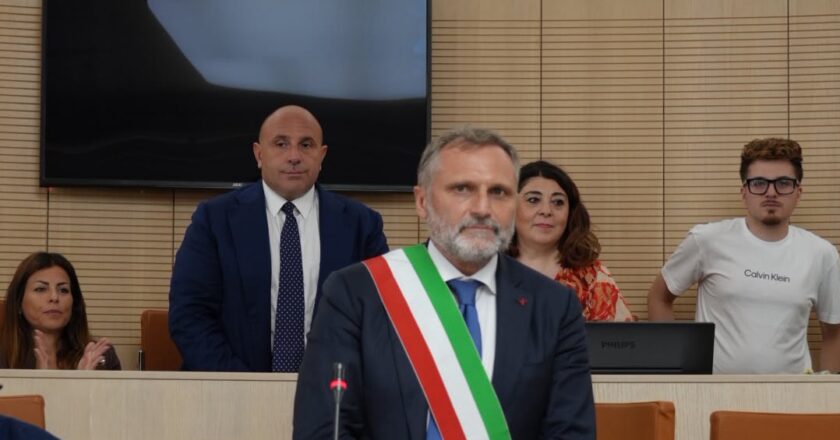 Afragola inizia l’era Giustino: Caiazzo eletto Presidente del Consiglio Comunale